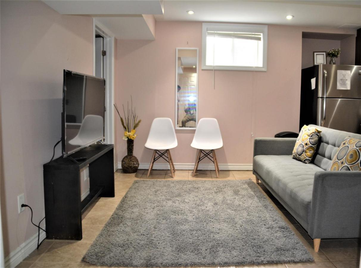 Beautiful And Spacious Basement Apartment Brampton Exterior foto